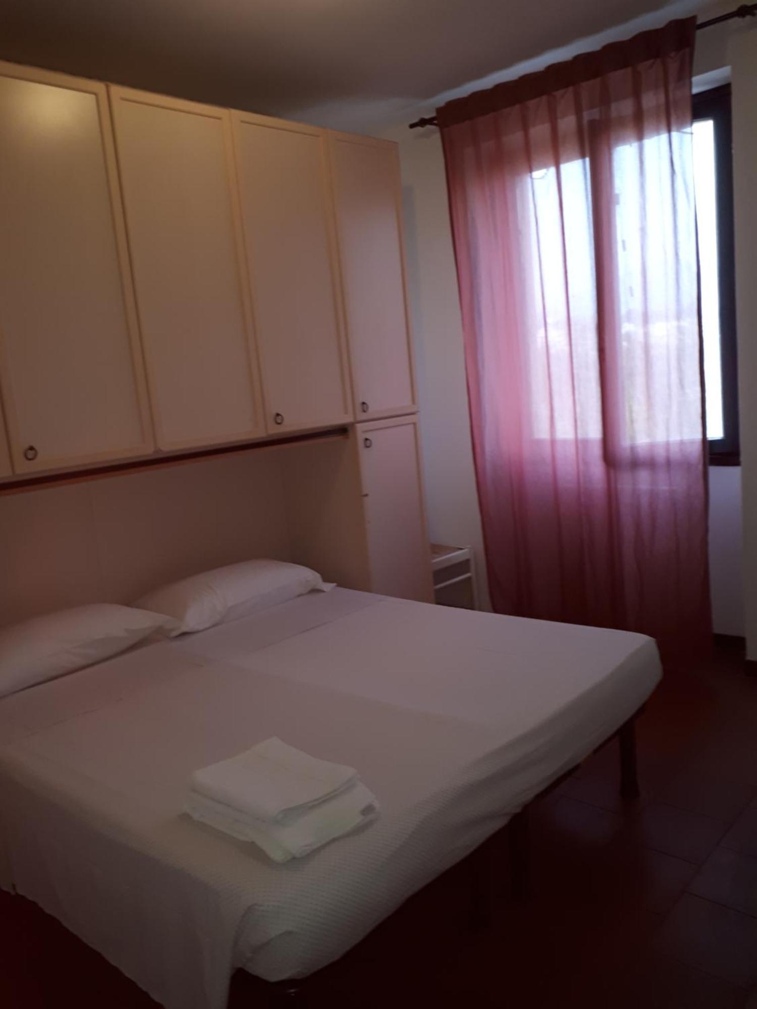 Rose 9 Palace Brescia Room photo